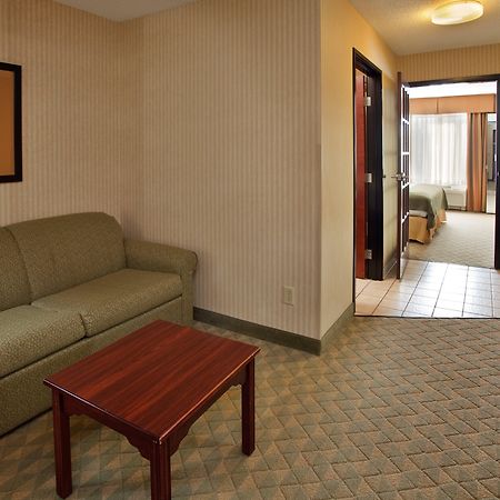 Spark By Hilton Lansing Bagian luar foto