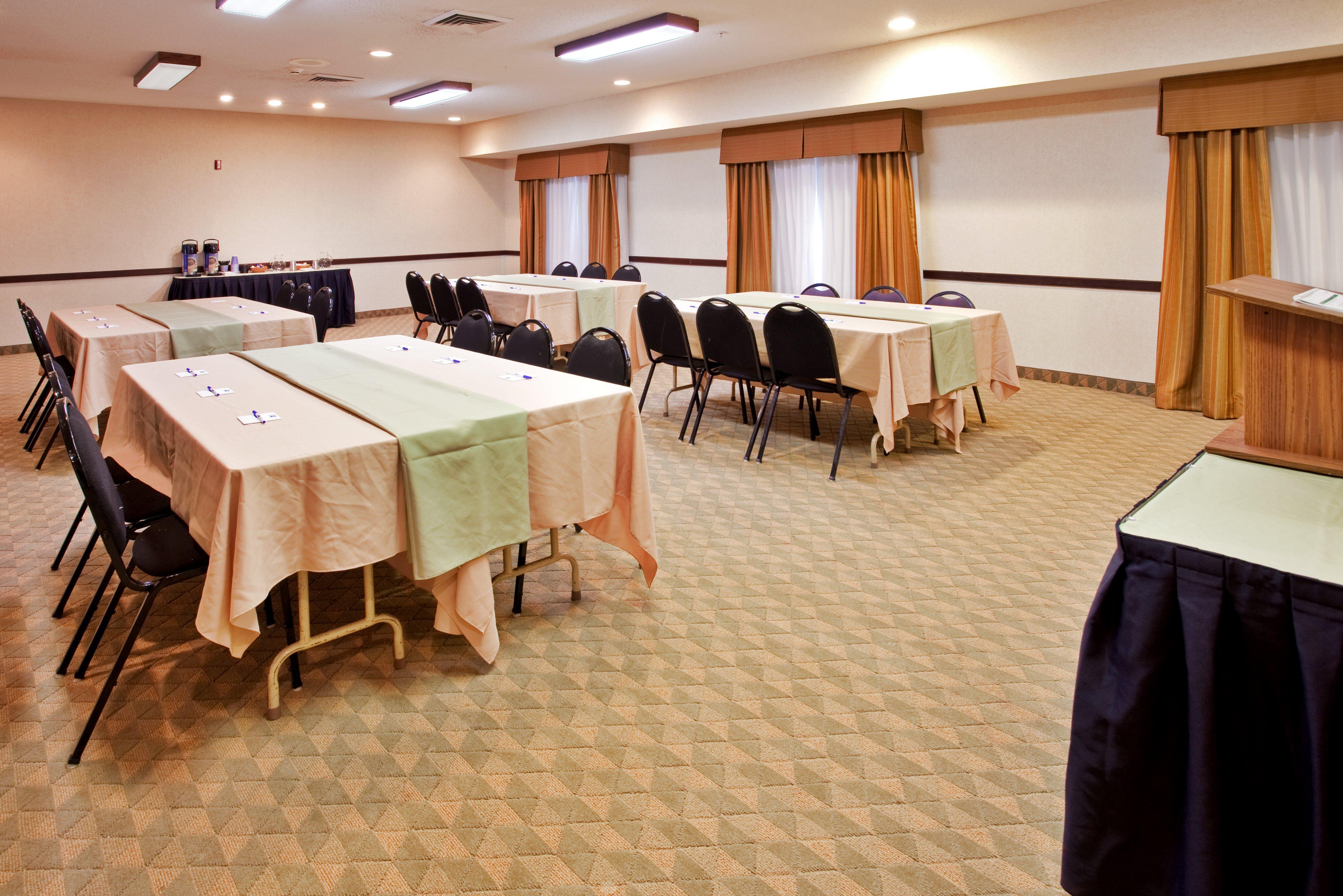 Spark By Hilton Lansing Bagian luar foto