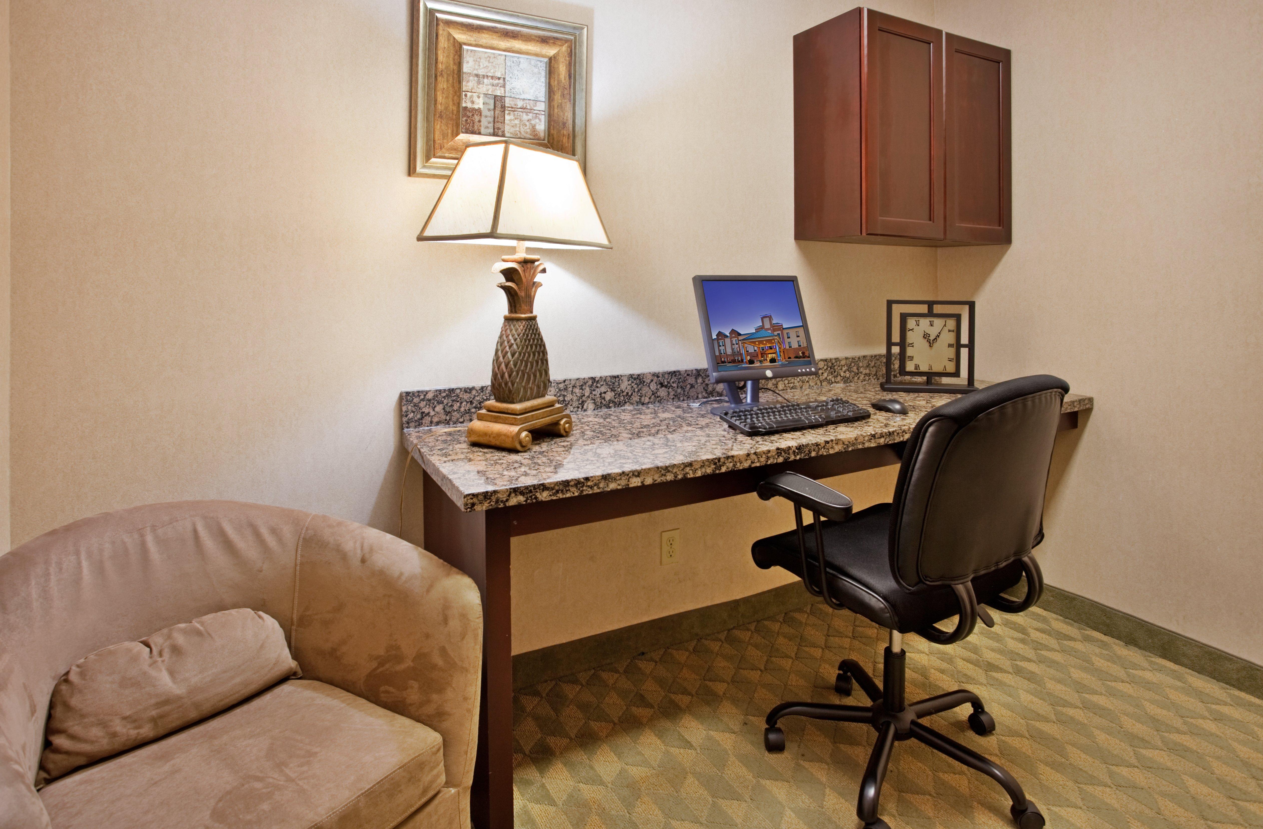 Spark By Hilton Lansing Bagian luar foto
