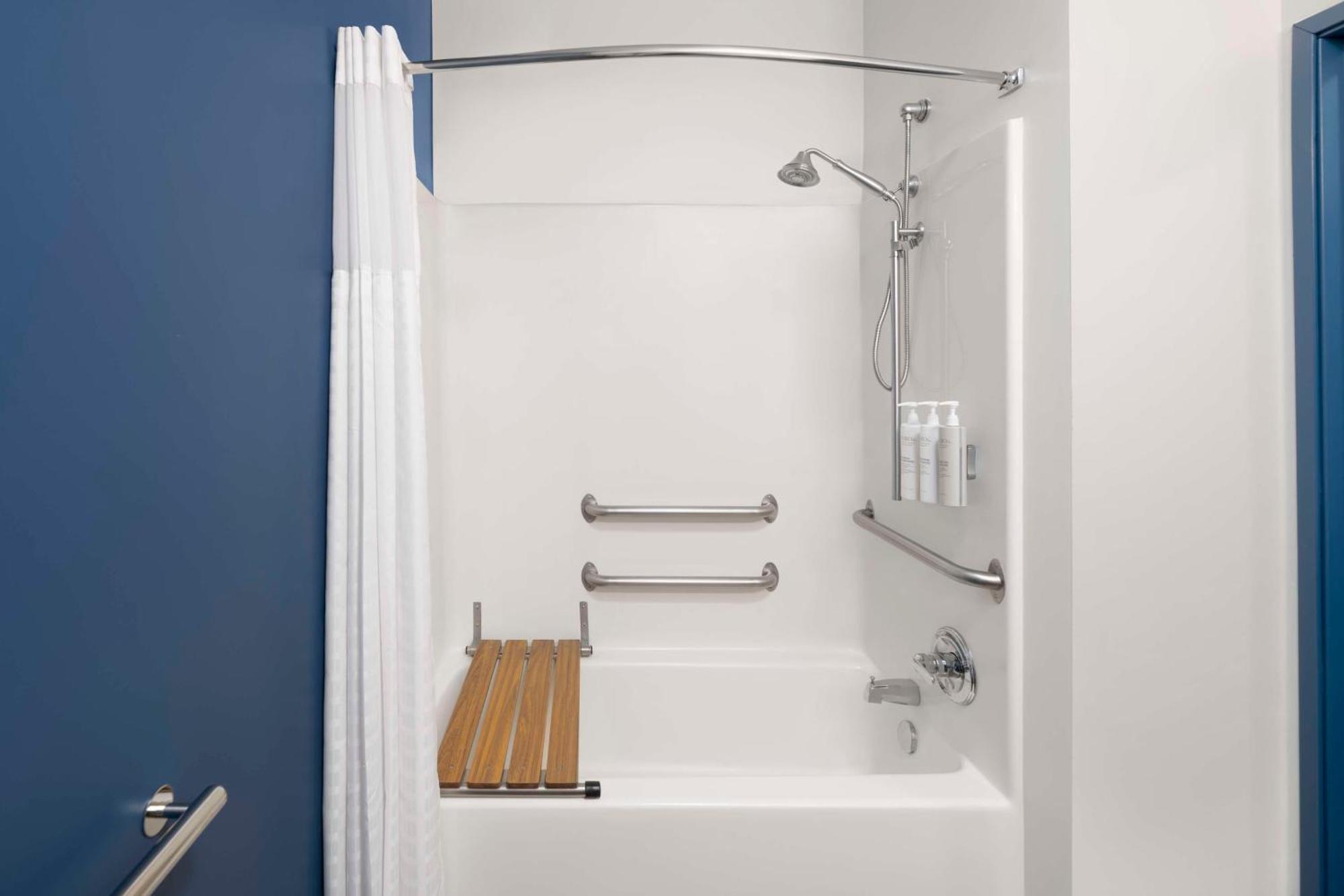 Spark By Hilton Lansing Bagian luar foto