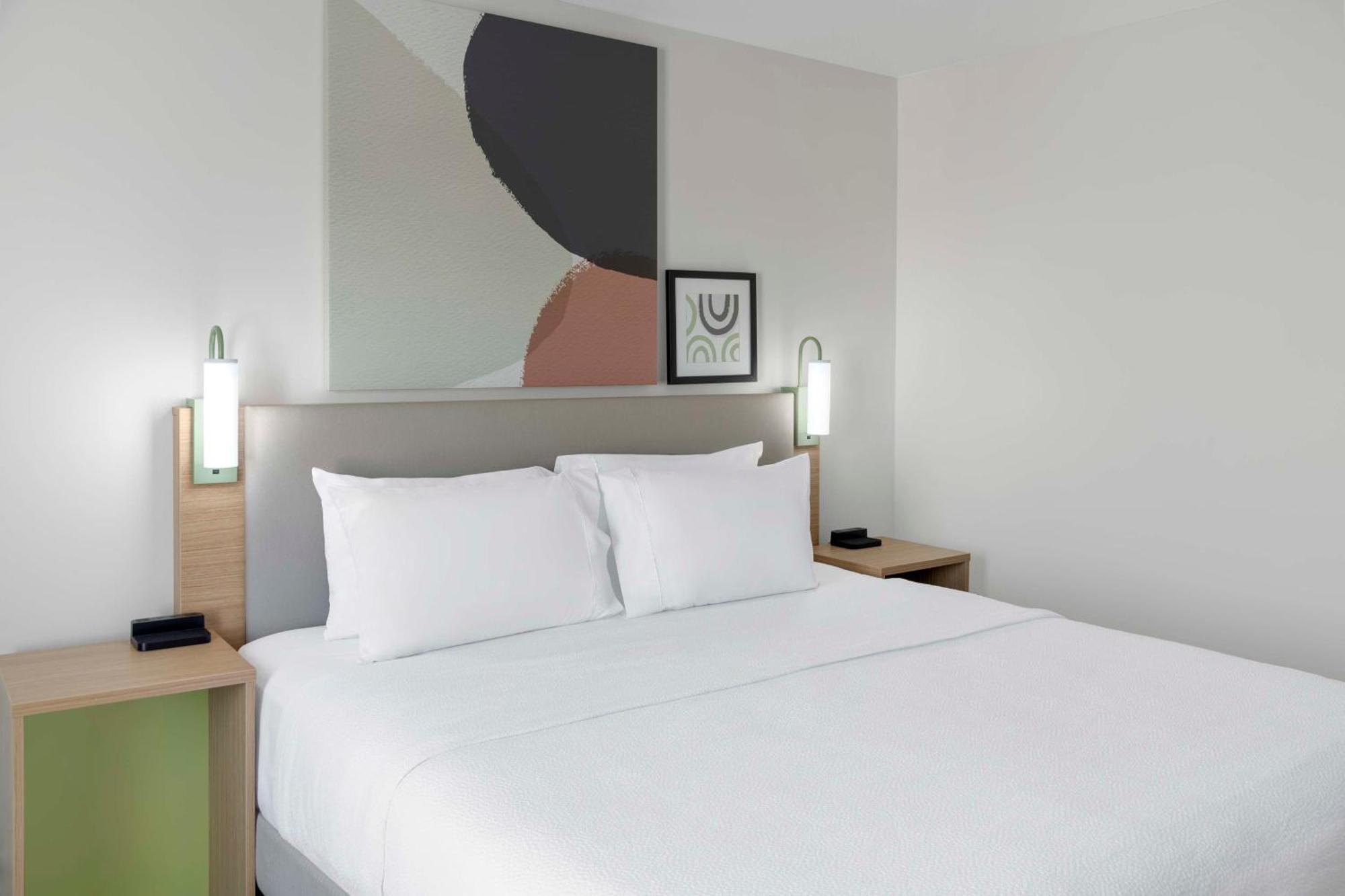 Spark By Hilton Lansing Bagian luar foto