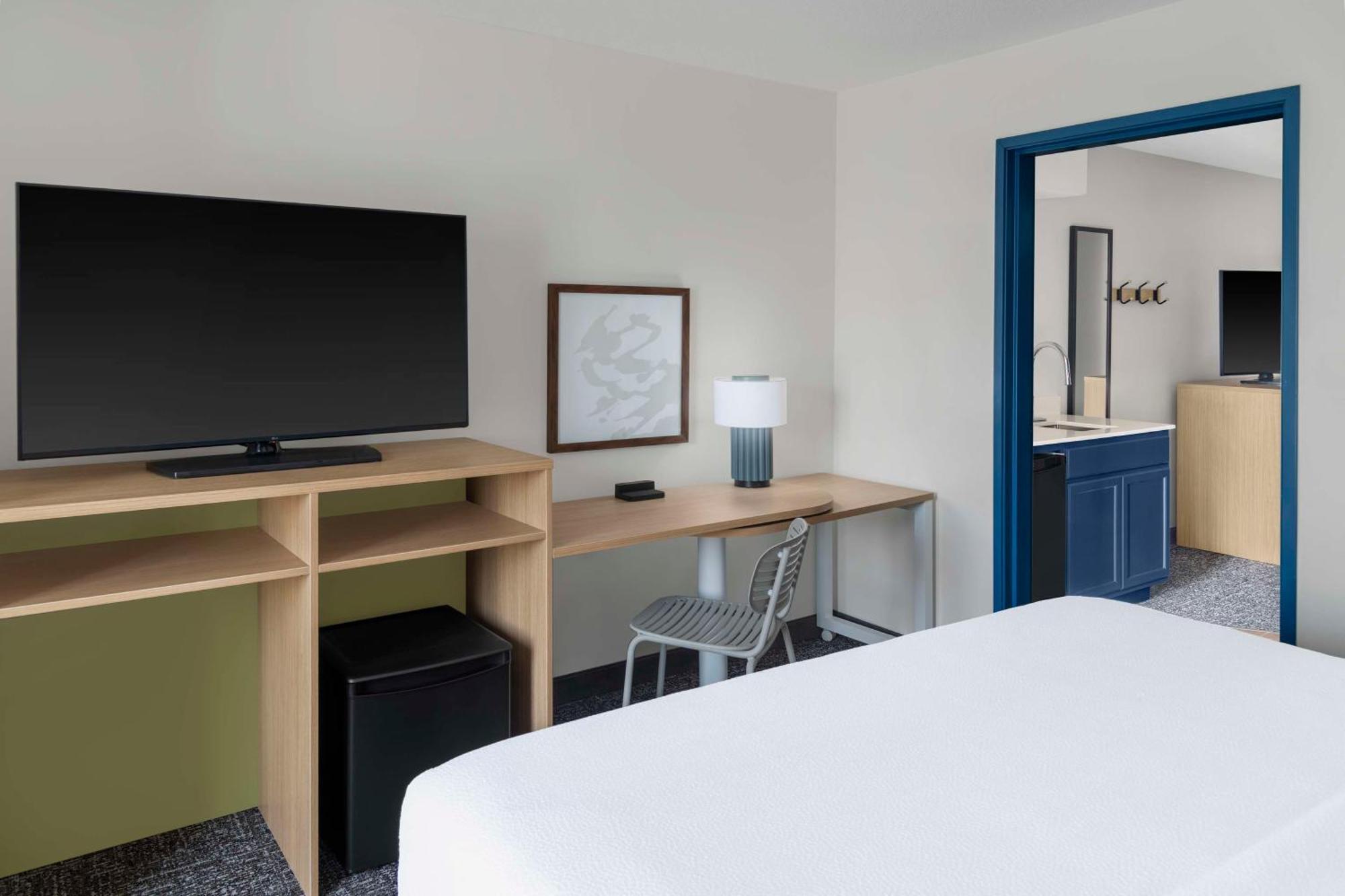 Spark By Hilton Lansing Bagian luar foto
