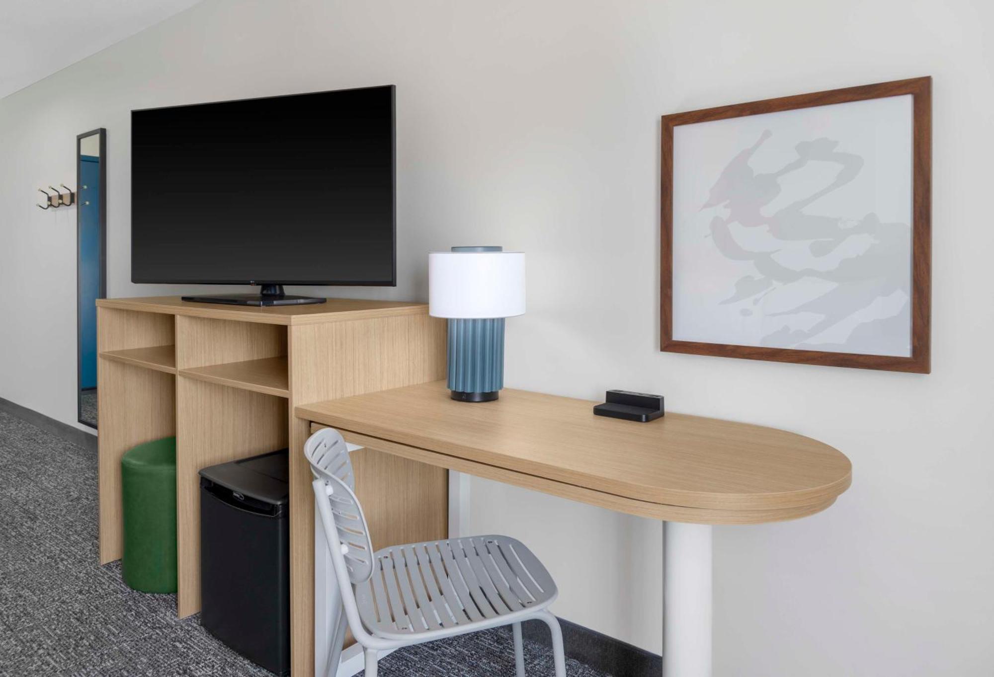 Spark By Hilton Lansing Bagian luar foto