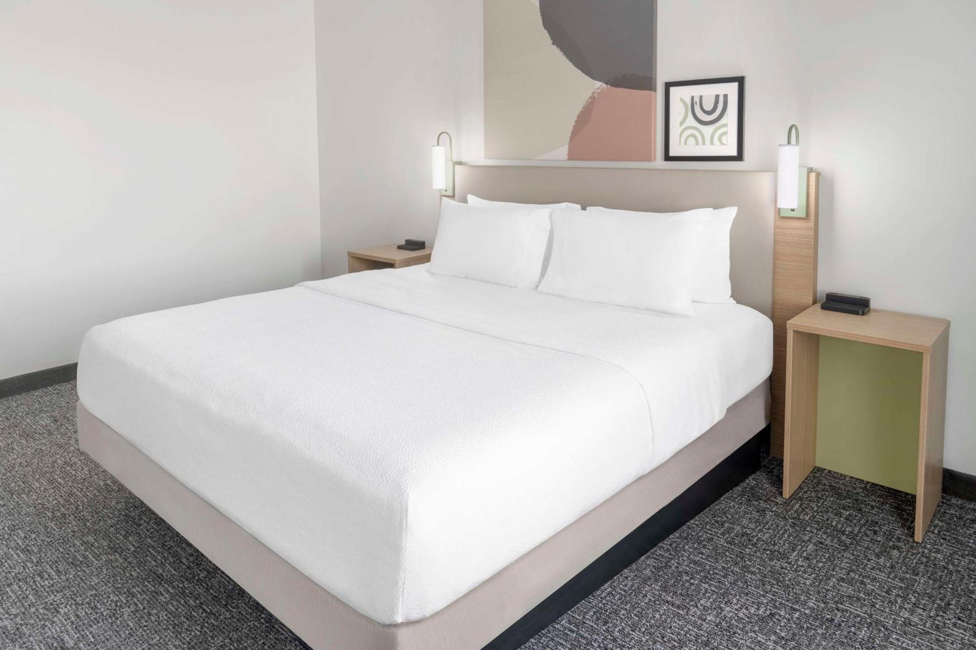 Spark By Hilton Lansing Bagian luar foto